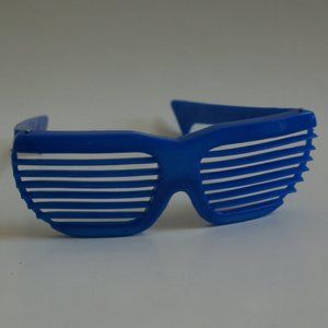 True Vintage 80's/90's vent frame beach eyewear